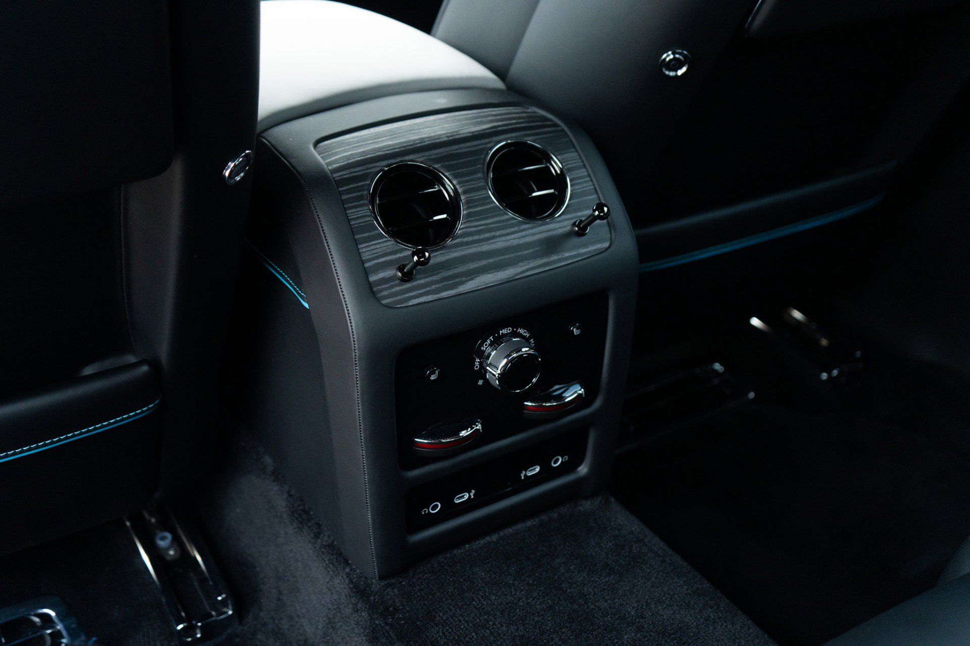 Used 2025 Rolls-Royce Ghost AWD/4WD image 33
