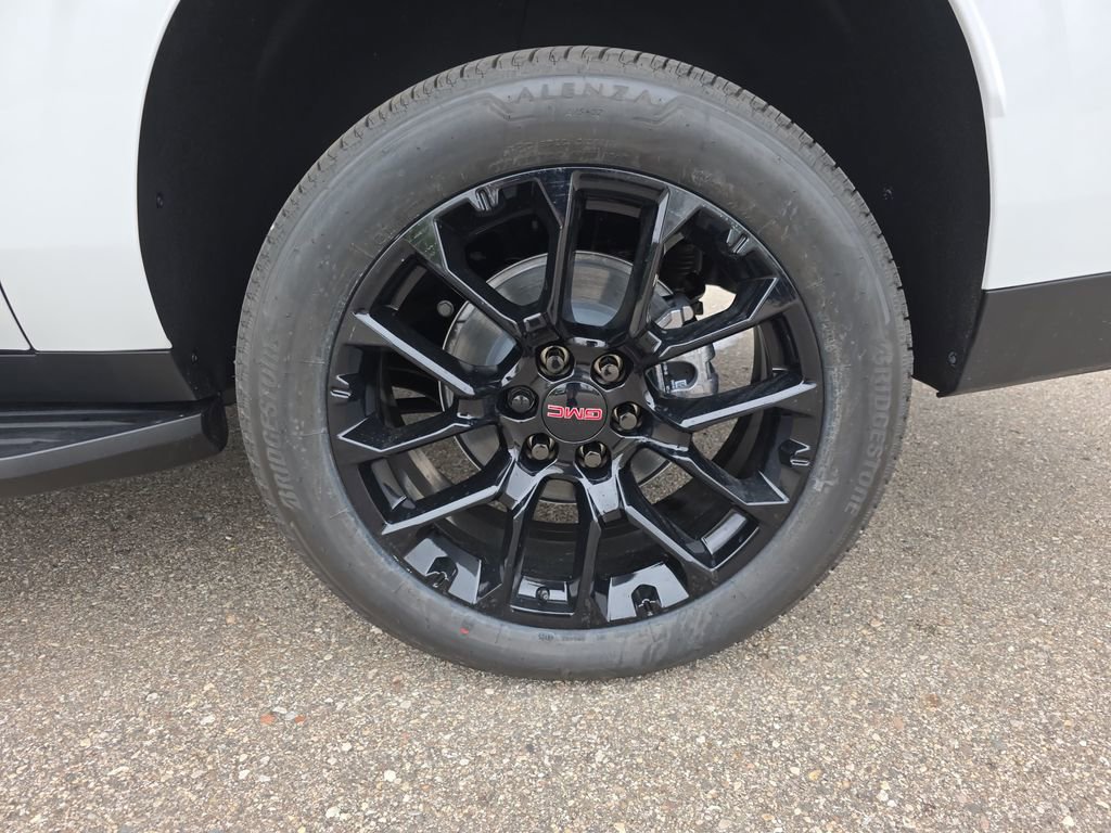 New 2026 GMC Yukon XL Denali w/ LPO, Floor Liner Package AWD/4WD image 38