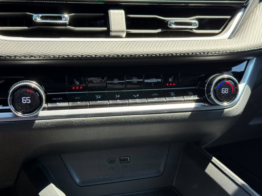 New 2026 Chevrolet Equinox LT w/ Convenience Package II FWD image 23