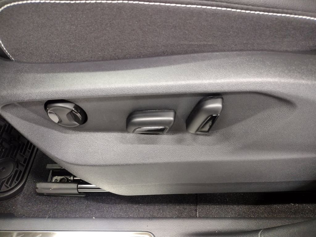 New 2026 Volkswagen Atlas SE image 23