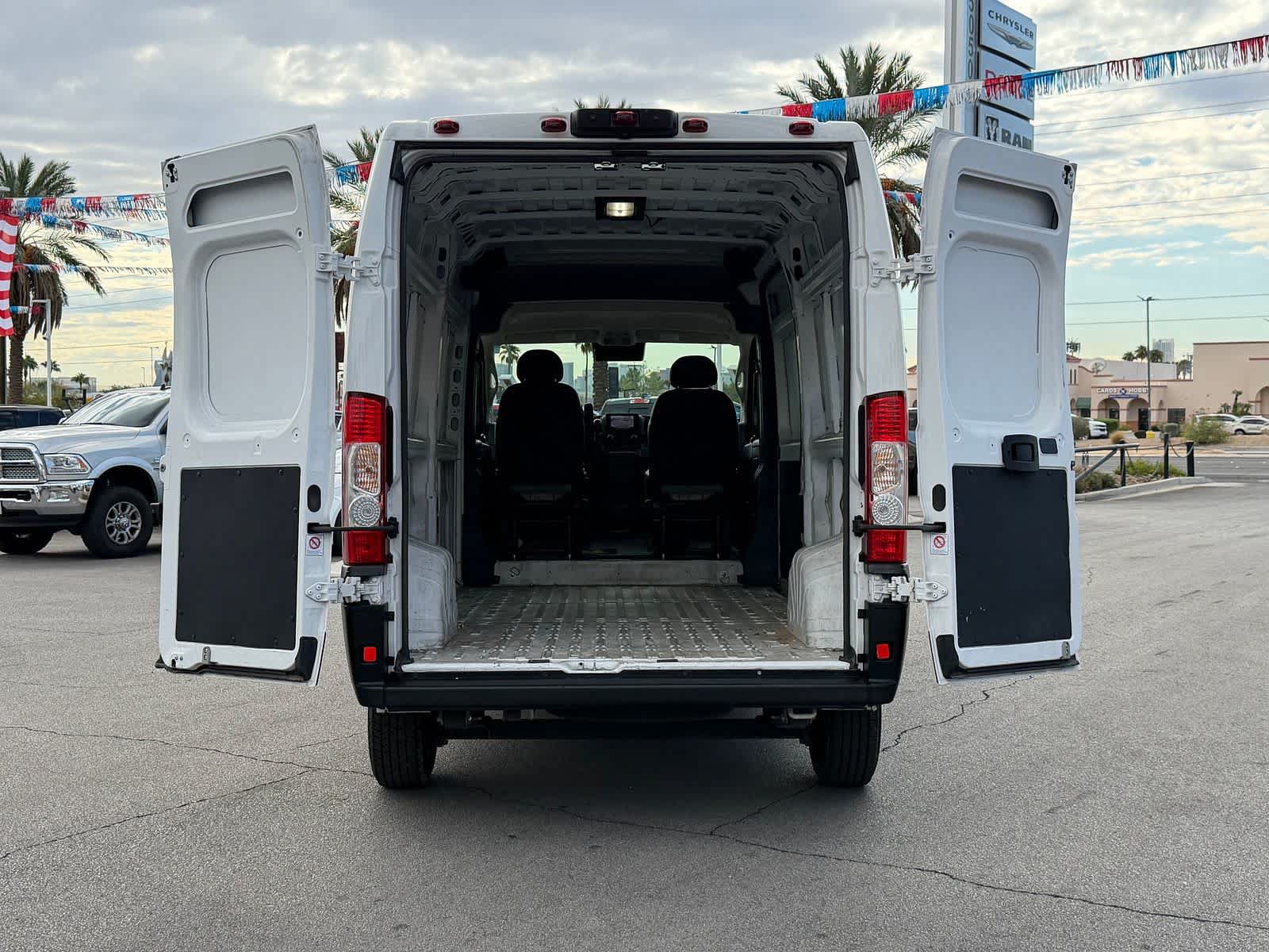 Used 2025 RAM ProMaster 2500 w/ Convenience Group FWD image 8