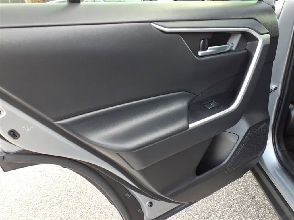 Certified 2022 Toyota RAV4 XLE image 10