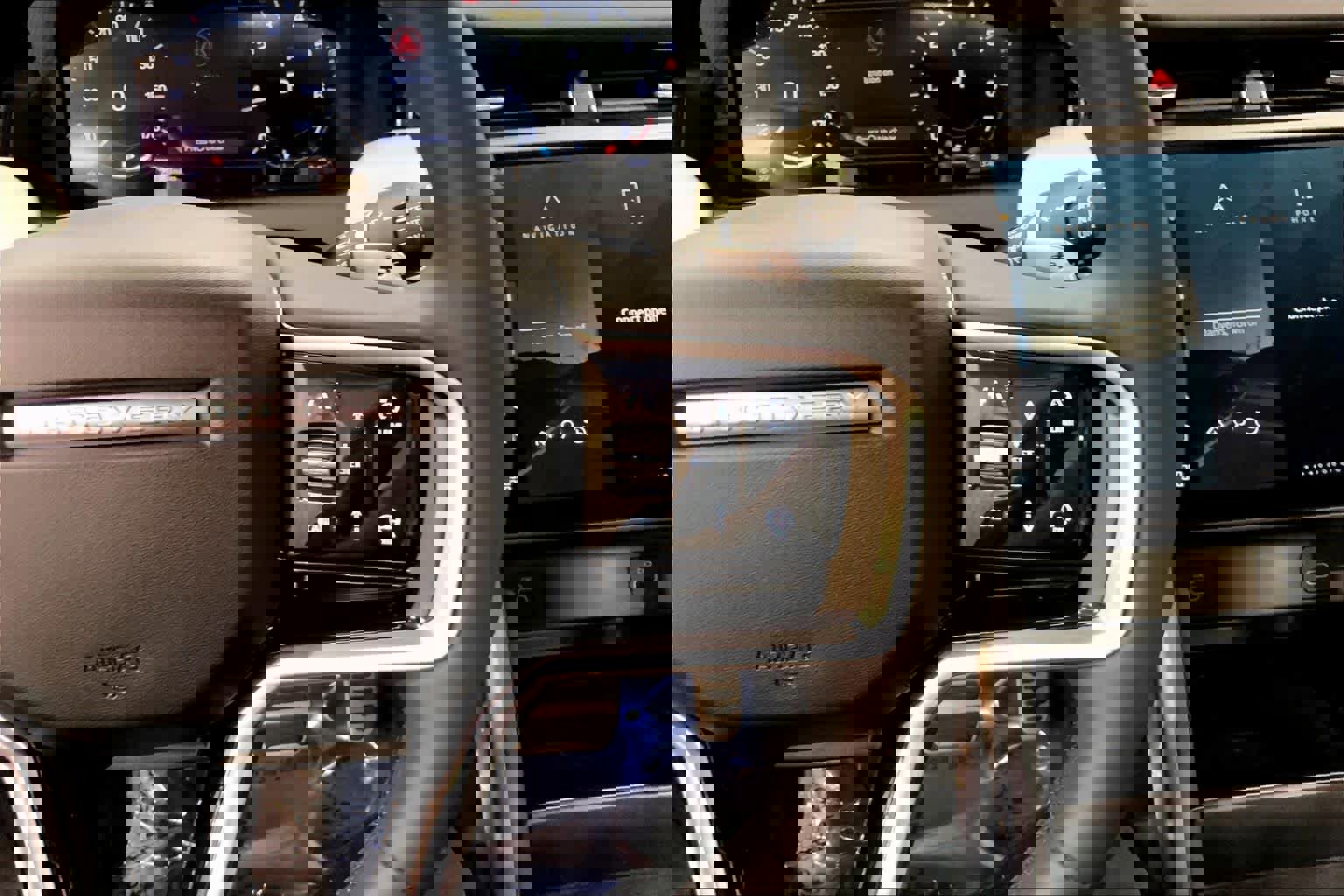 Used 2024 Land Rover Discovery Sport Dynamic SE image 25