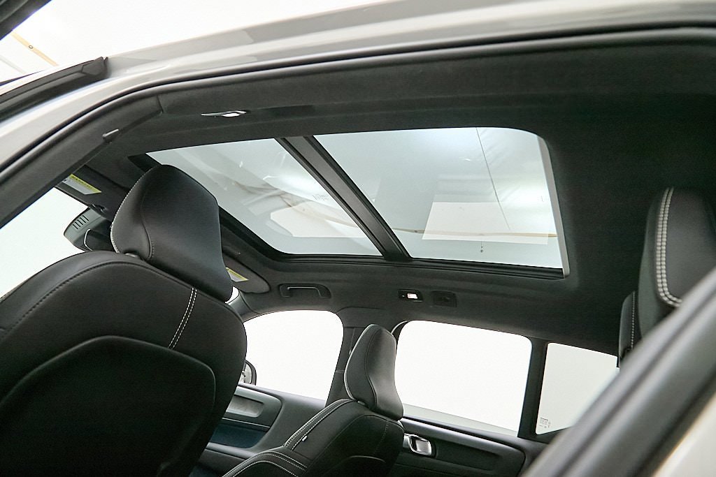 Certified 2023 Volvo XC40 Recharge Ultimate image 22