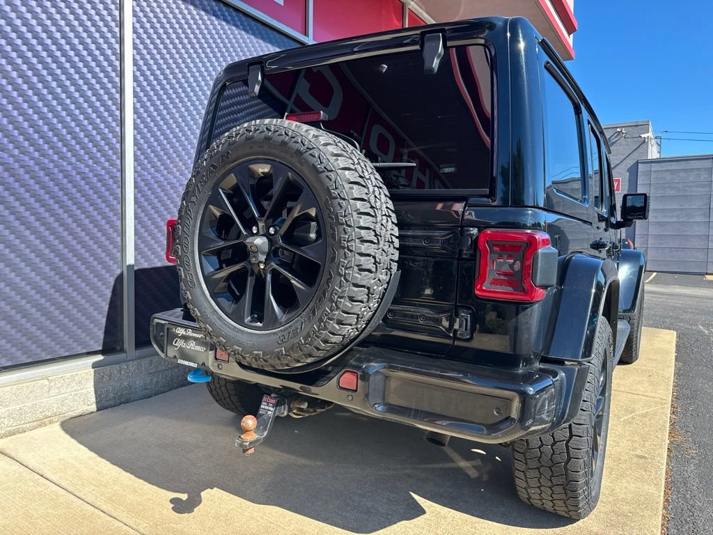 Used 2021 Jeep Wrangler Unlimited Sahara AWD/4WD image 7