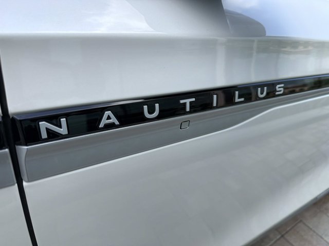 New 2026 Lincoln Nautilus Premier AWD/4WD image 8