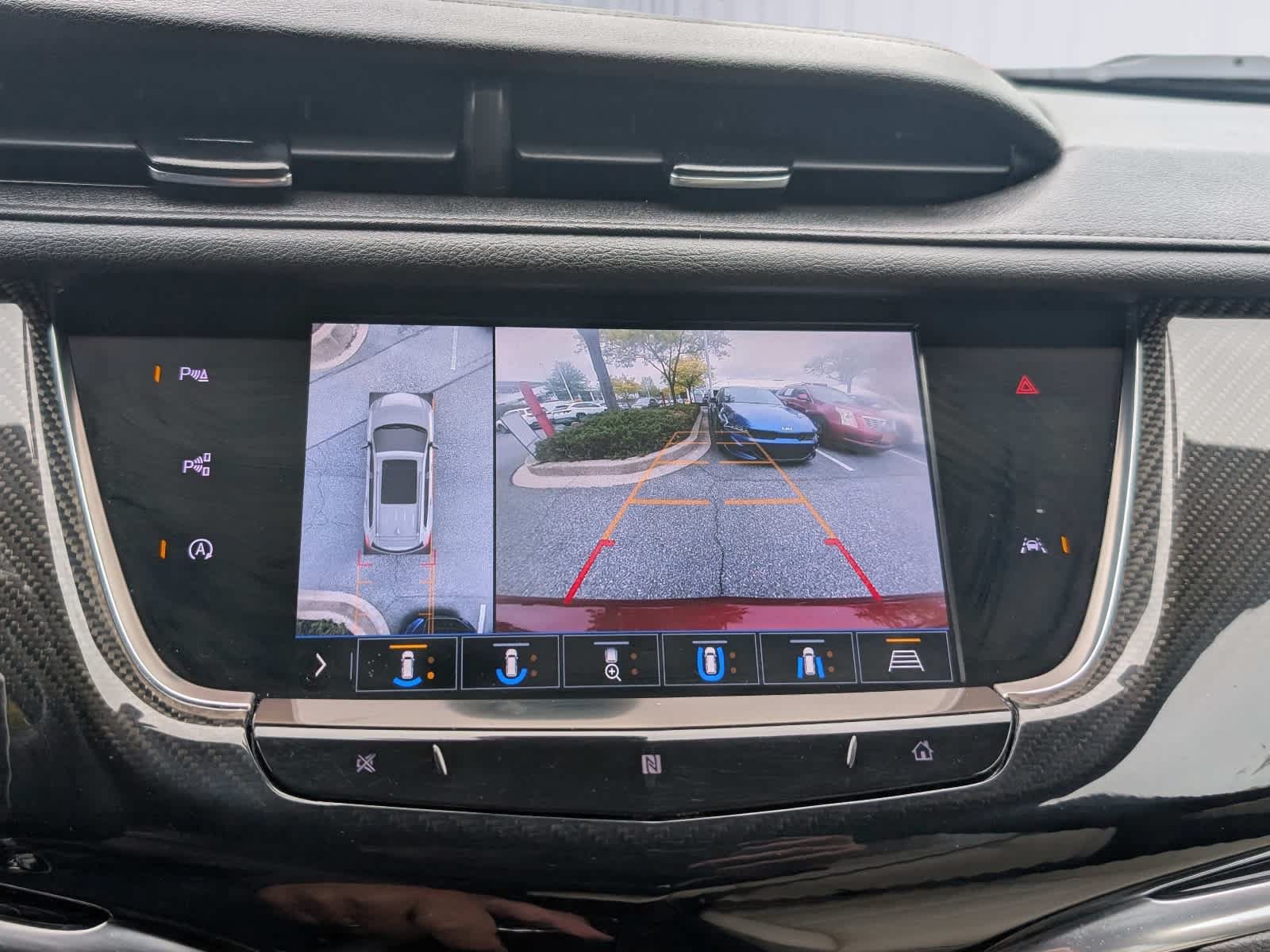 Used 2020 Cadillac XT6 Sport AWD/4WD image 32
