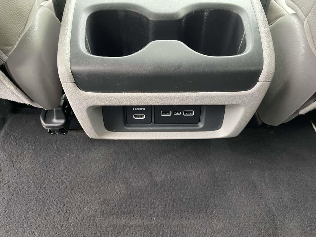 Used 2022 Honda Odyssey Elite image 16