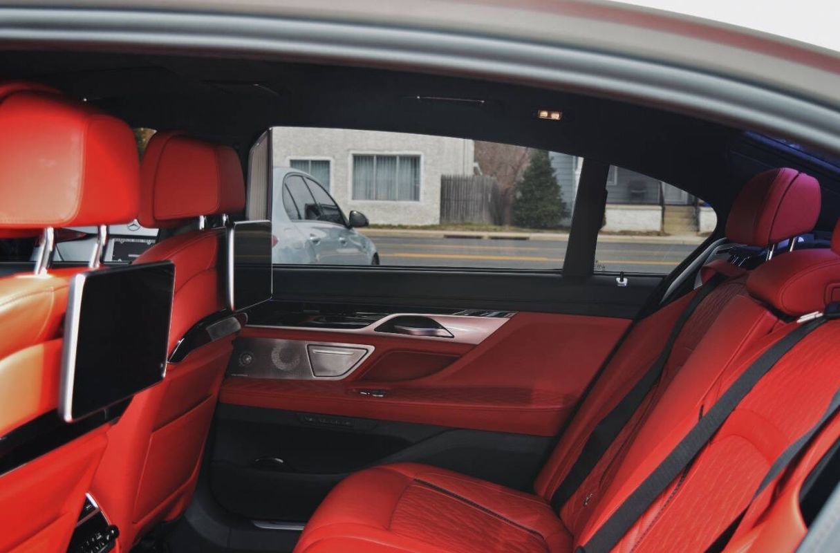 Used 2022 BMW M760i xDrive w/ Luxury Rear Seating Package image 57