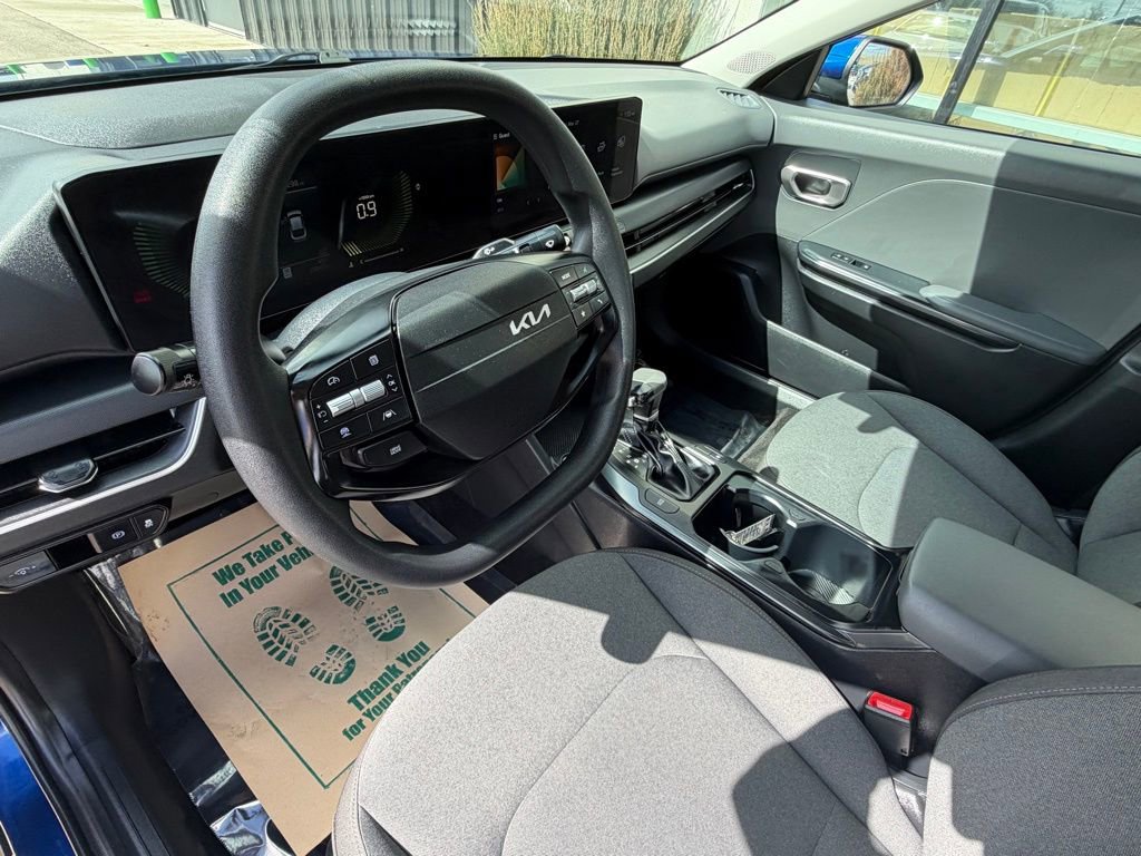 Used 2025 Kia K4 LXS FWD image 12