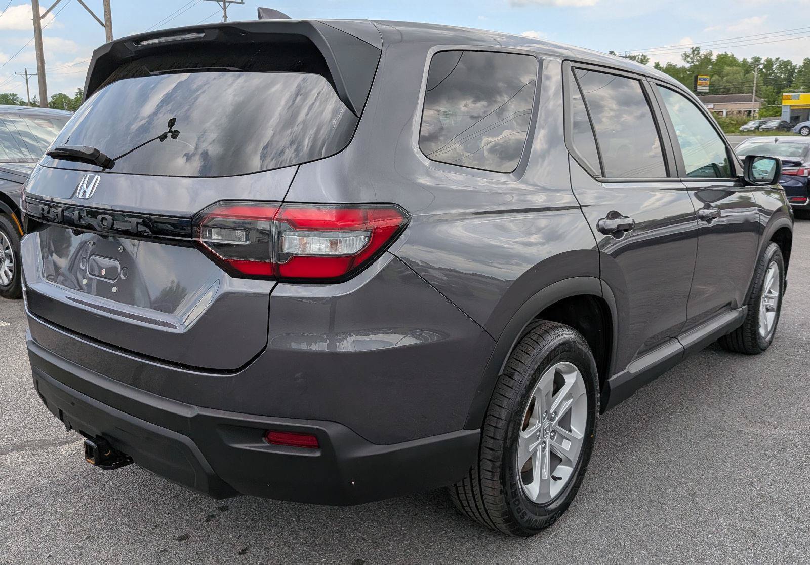 Certified 2023 Honda Pilot LX image 8