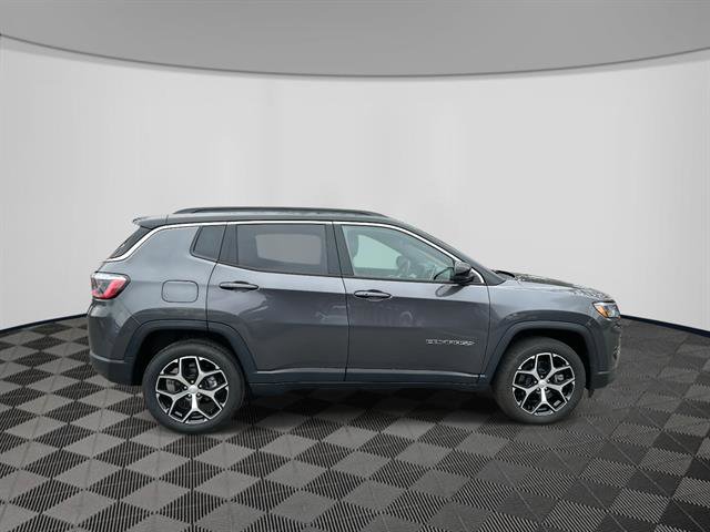 Certified 2024 Jeep Compass Limited image 4