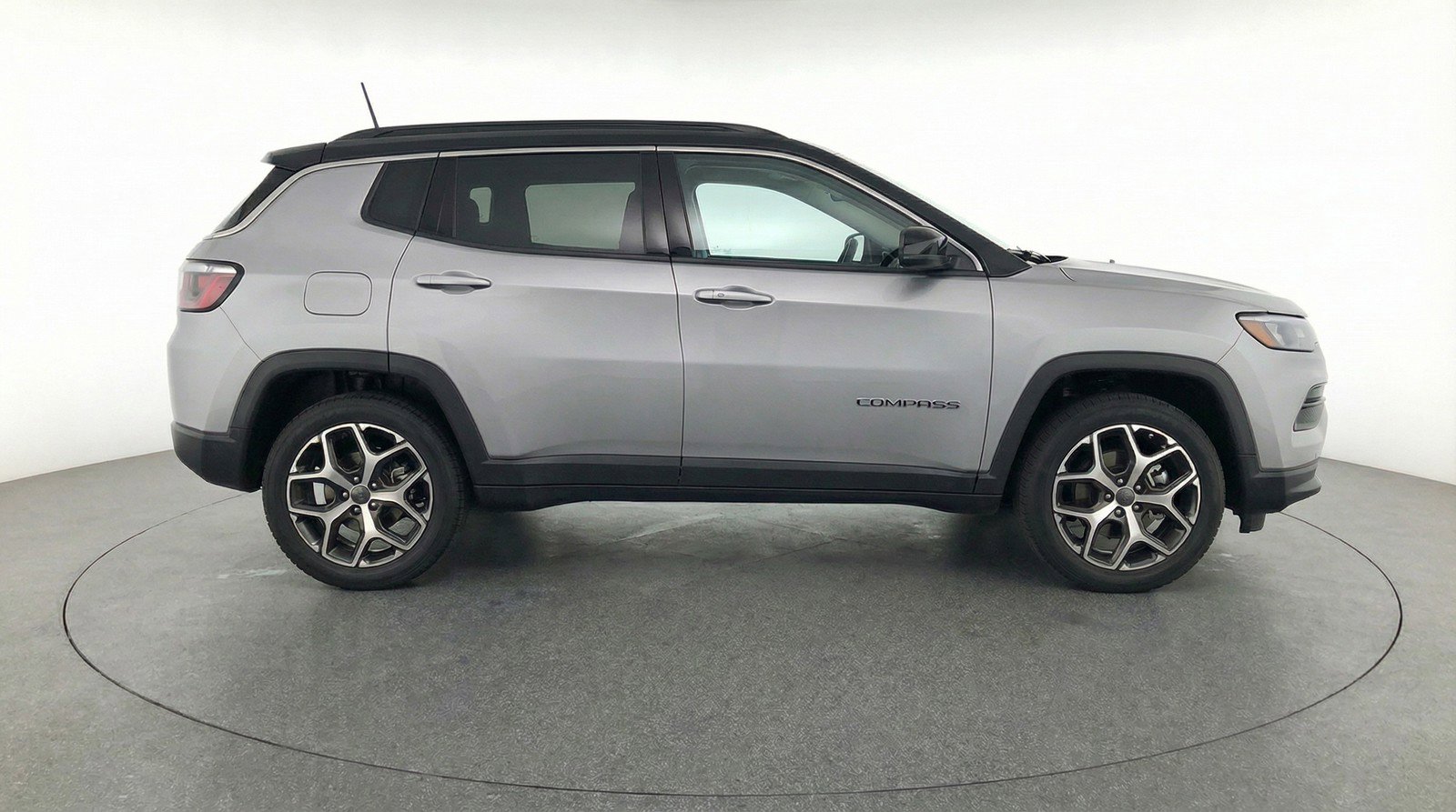 Used 2025 Jeep Compass Limited image 11