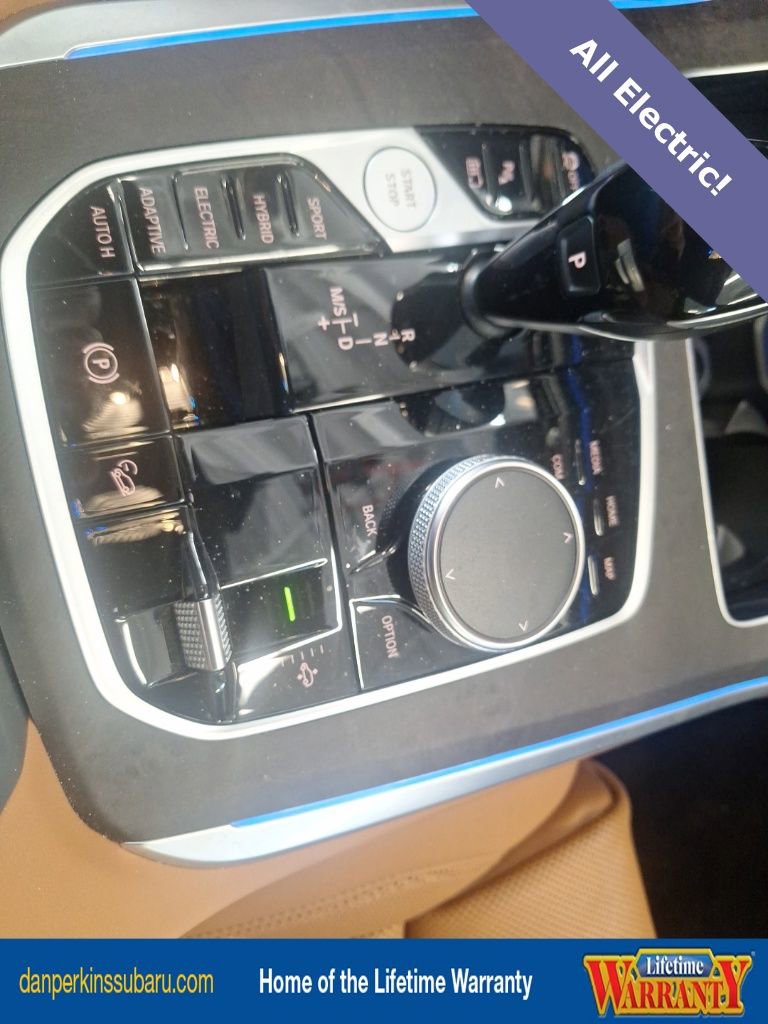 Used 2023 BMW X5 xDrive45e image 9