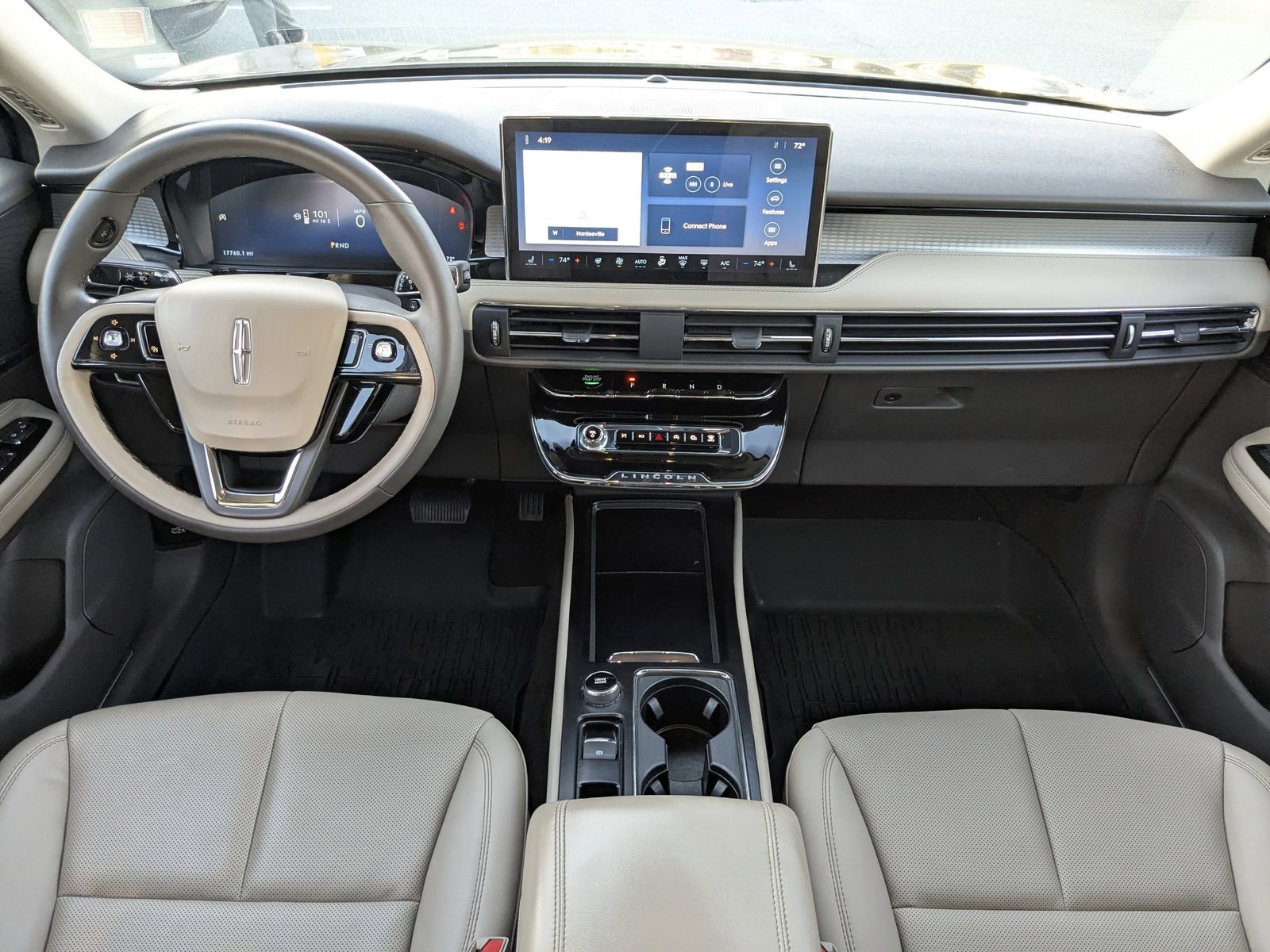 Certified 2024 Lincoln Corsair FWD w/ Equipment Group 101A image 18