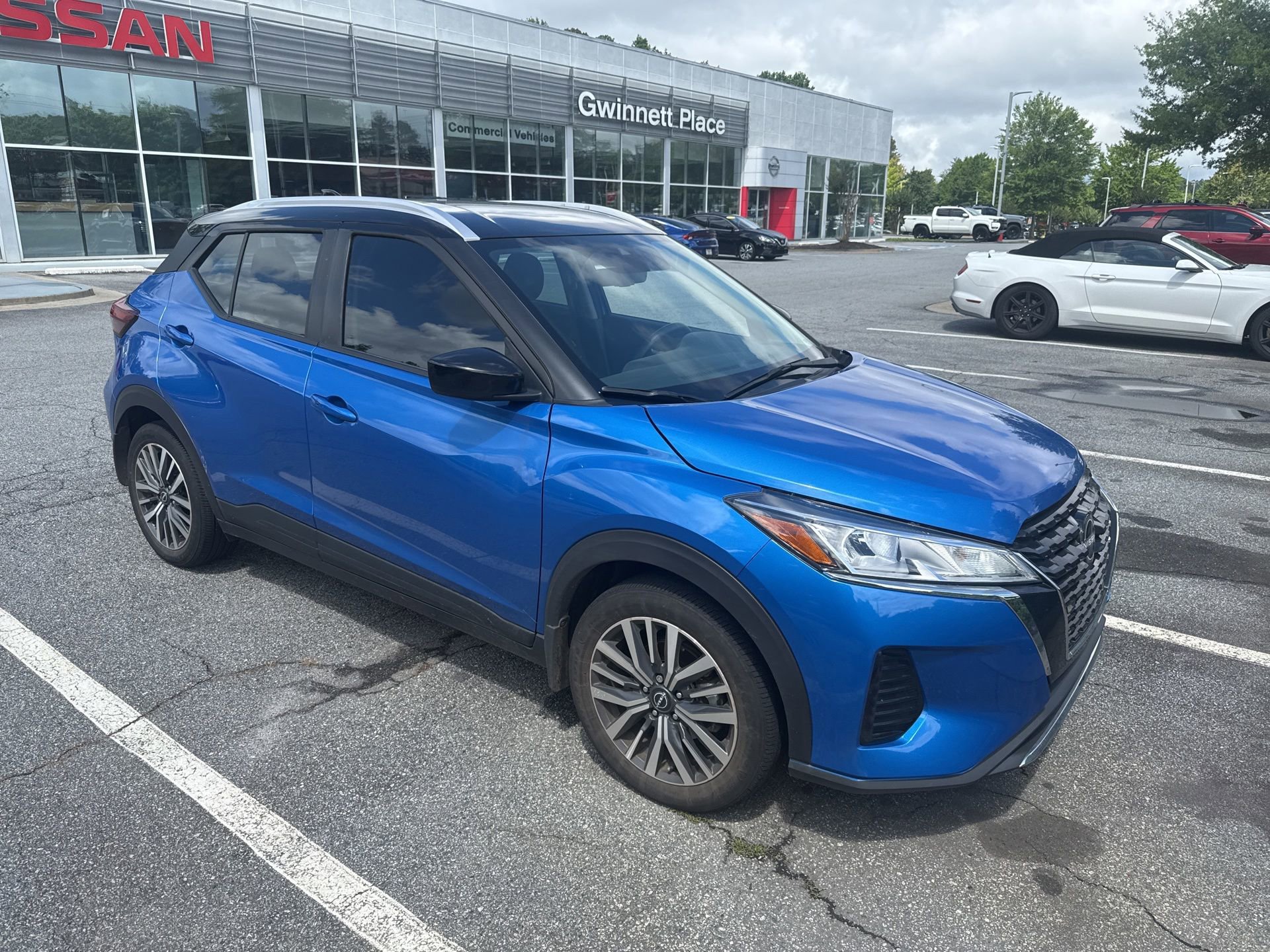 Certified 2023 Nissan Kicks SV FWD image 6