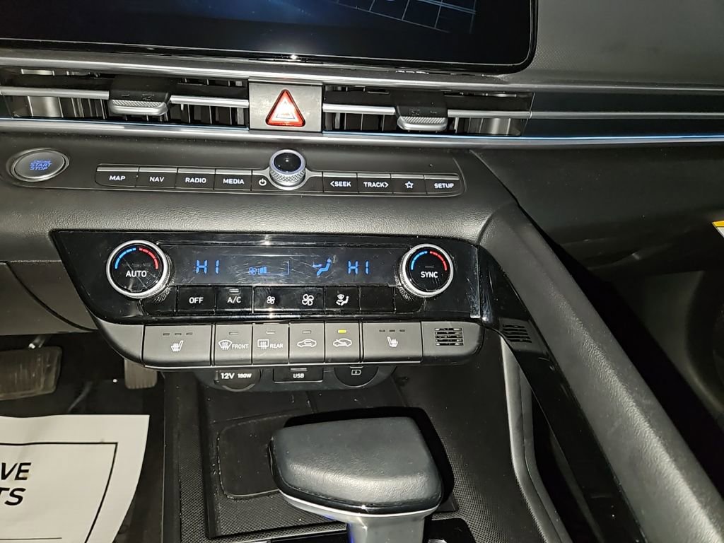 Used 2025 Hyundai Elantra SEL image 22