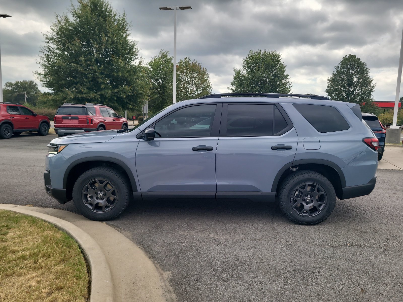 New 2026 Honda Pilot TrailSport image 6