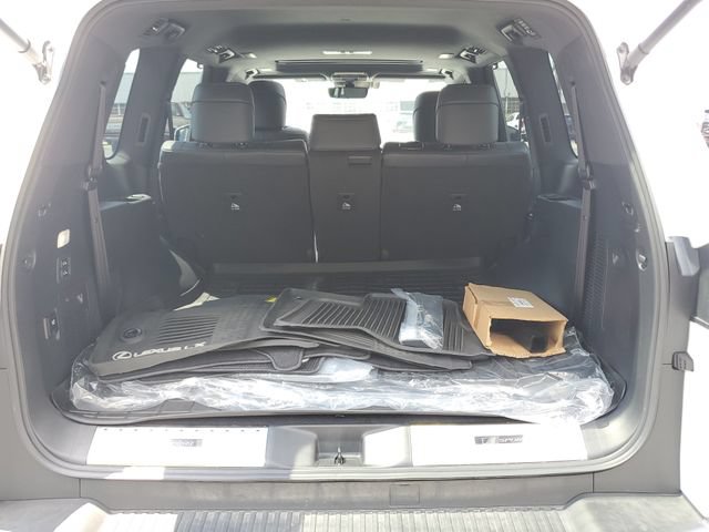 Used 2024 Lexus LX 600 F Sport AWD/4WD image 9