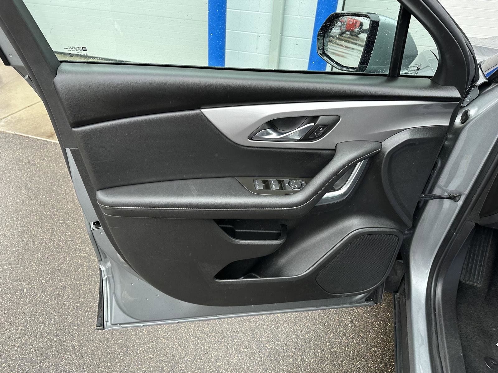 Used 2025 Chevrolet Blazer LT AWD/4WD image 16