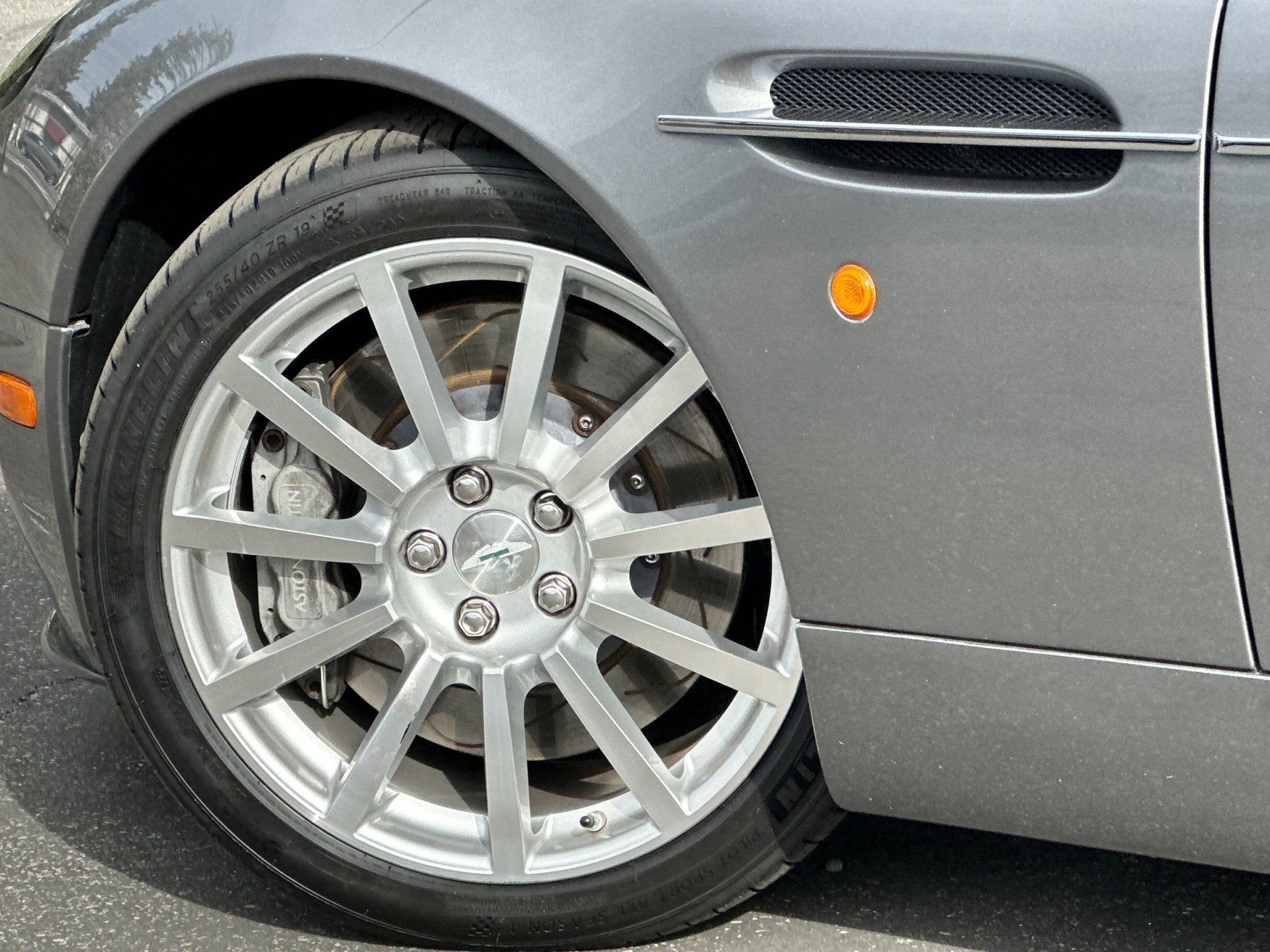 Used 2005 Aston Martin Vanquish S image 9