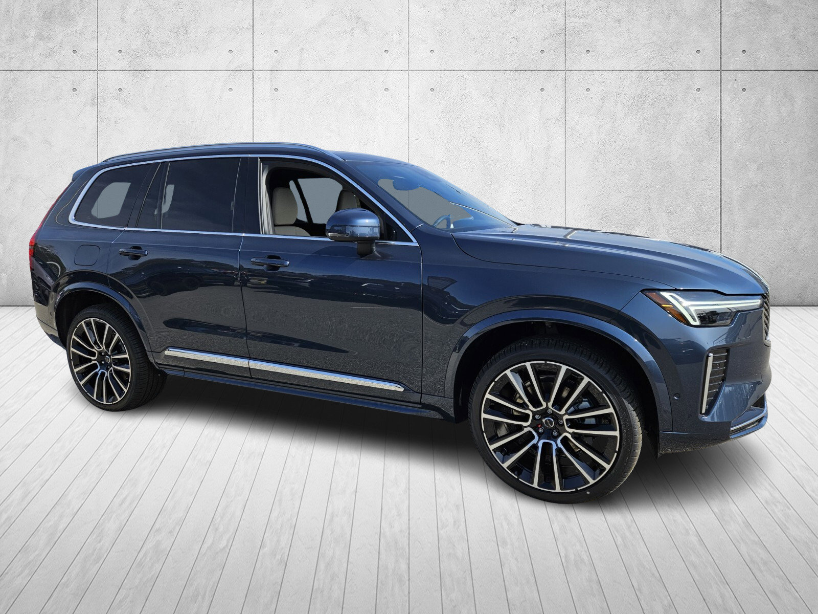 New 2026 Volvo XC90 B6 Plus