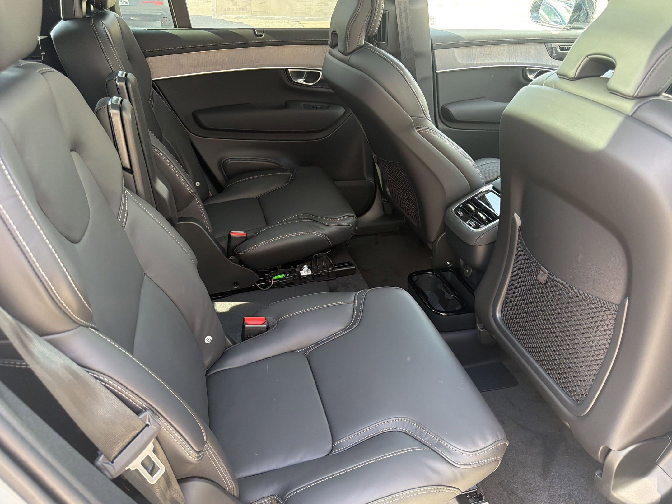 New 2026 Volvo XC90 B6 Ultra w/ Protection Package AWD/4WD image 29