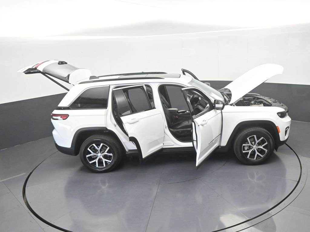 Used 2024 Jeep Grand Cherokee Limited RWD image 75