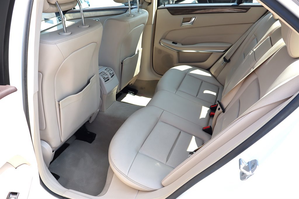 Used 2014 Mercedes-Benz E 250 BlueTEC Sedan image 19