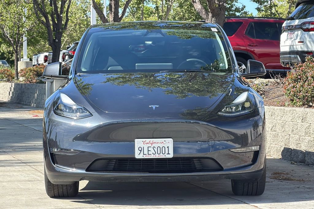 Used 2024 Tesla Model Y Long Range image 9