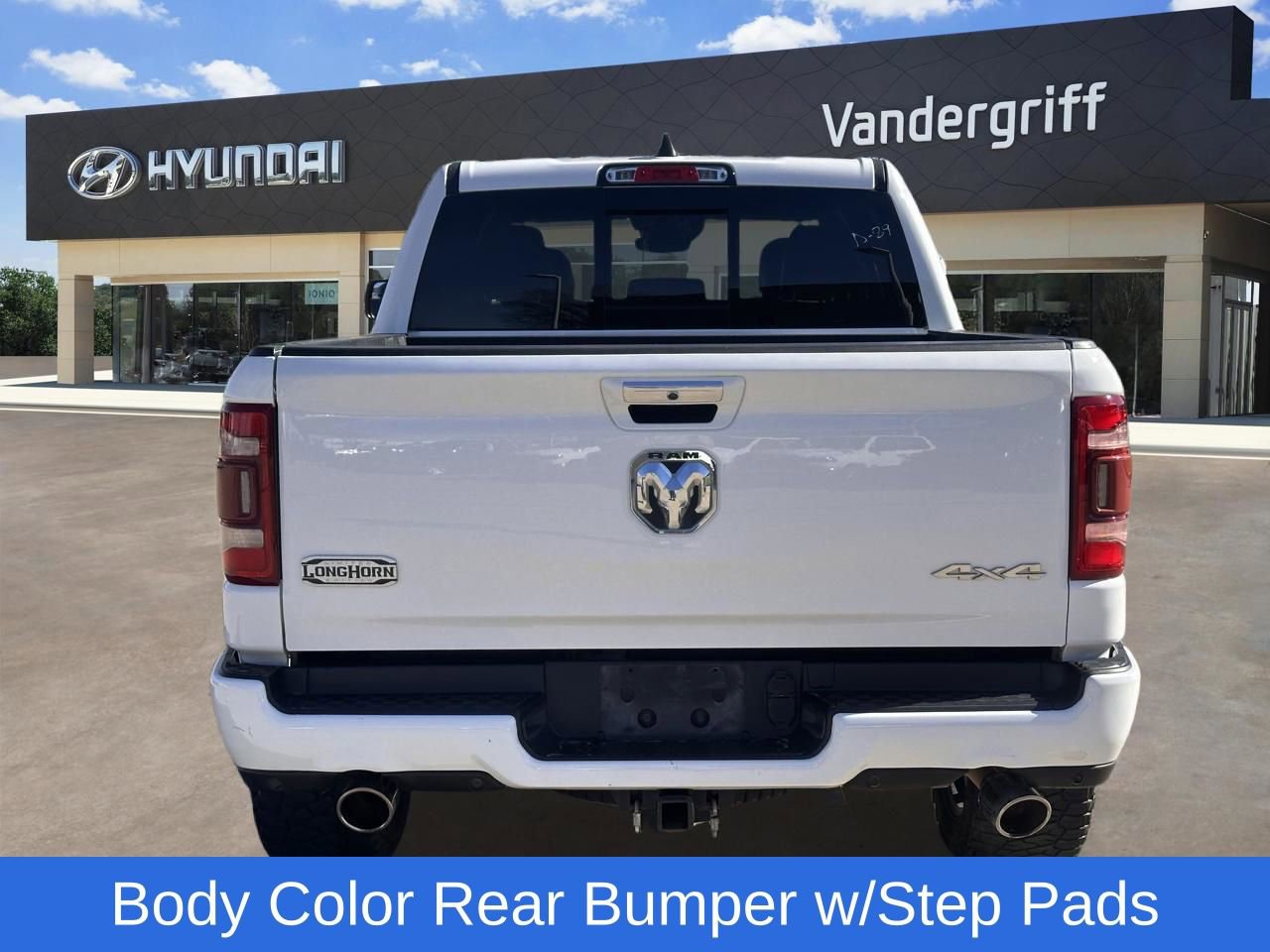 Used 2022 RAM 1500 Limited w/ Off Road Group image 9