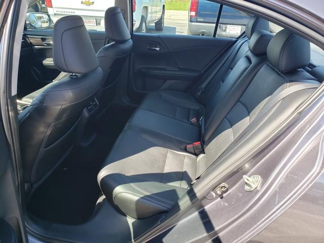 Used 2017 Honda Accord EX-L image 11