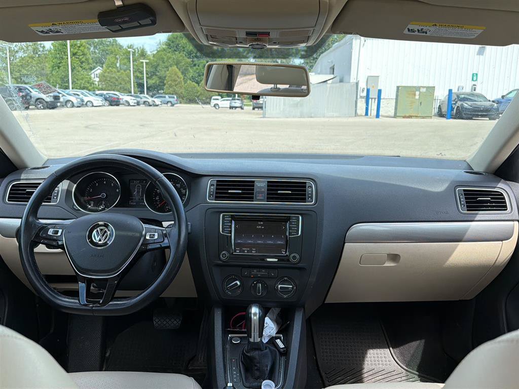 Used 2017 Volkswagen Jetta SE FWD image 11