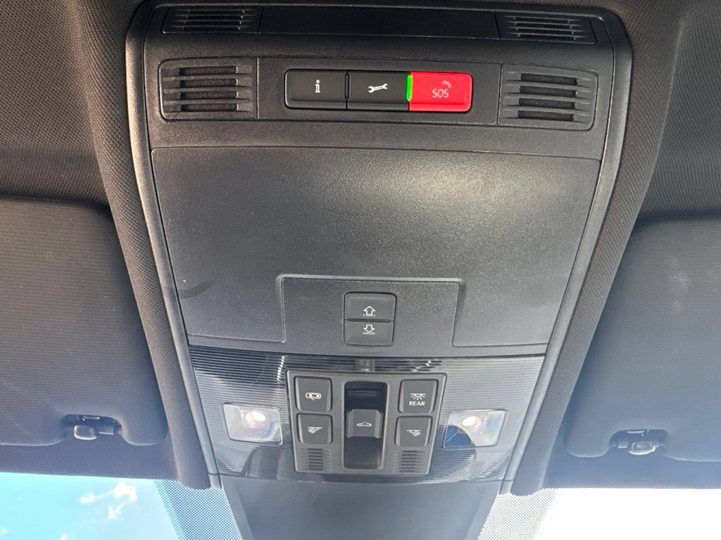 Used 2024 Volkswagen Tiguan SE R-Line AWD/4WD image 47