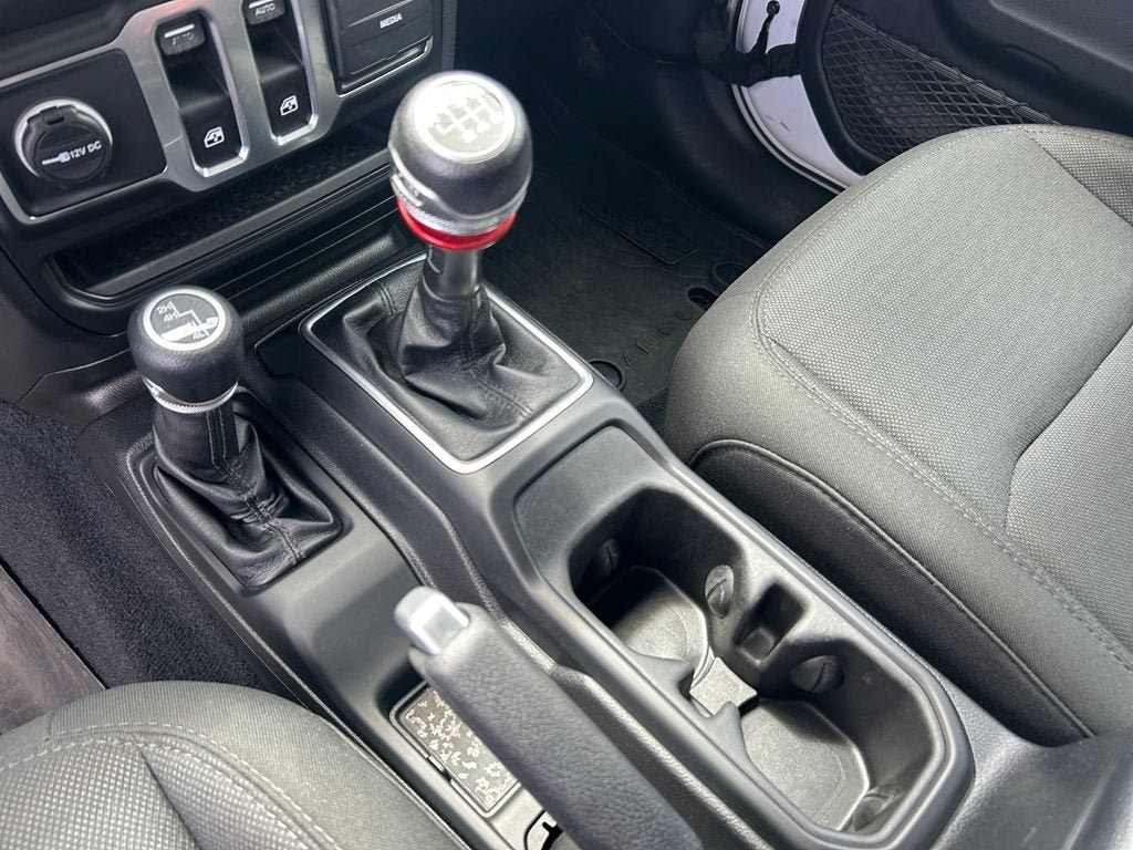 Used 2018 Jeep Wrangler Sport AWD/4WD image 18