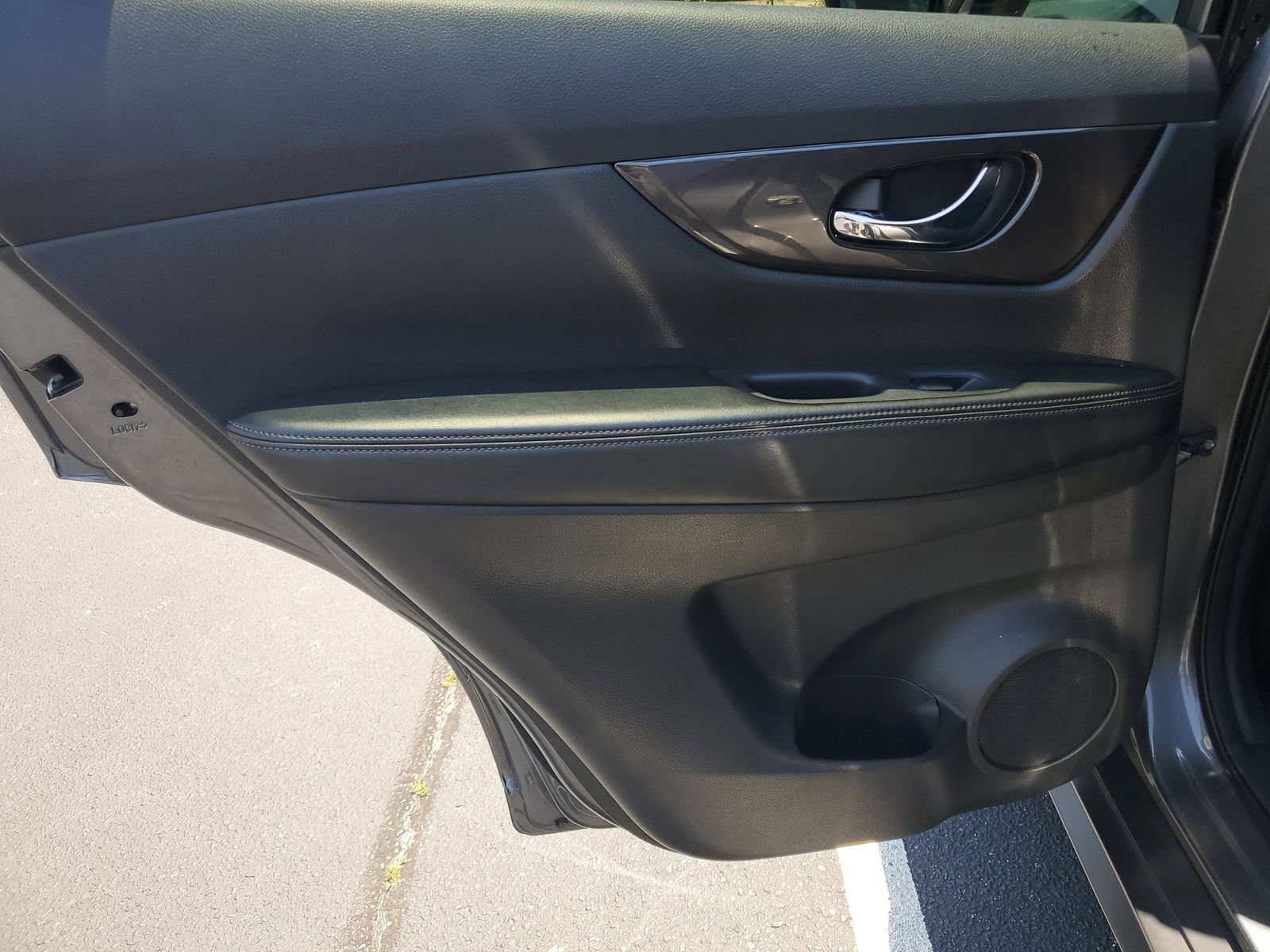 Used 2019 Nissan Rogue SV w/ Premium Package AWD/4WD image 23