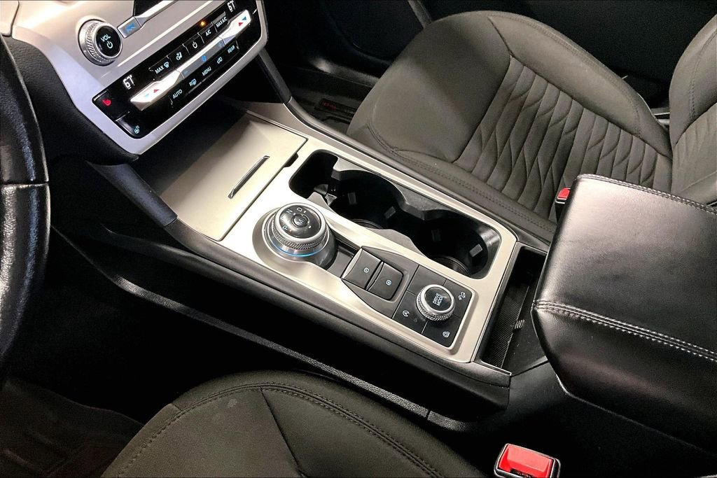 Used 2020 Ford Explorer XLT w/ Comfort Package AWD/4WD image 8