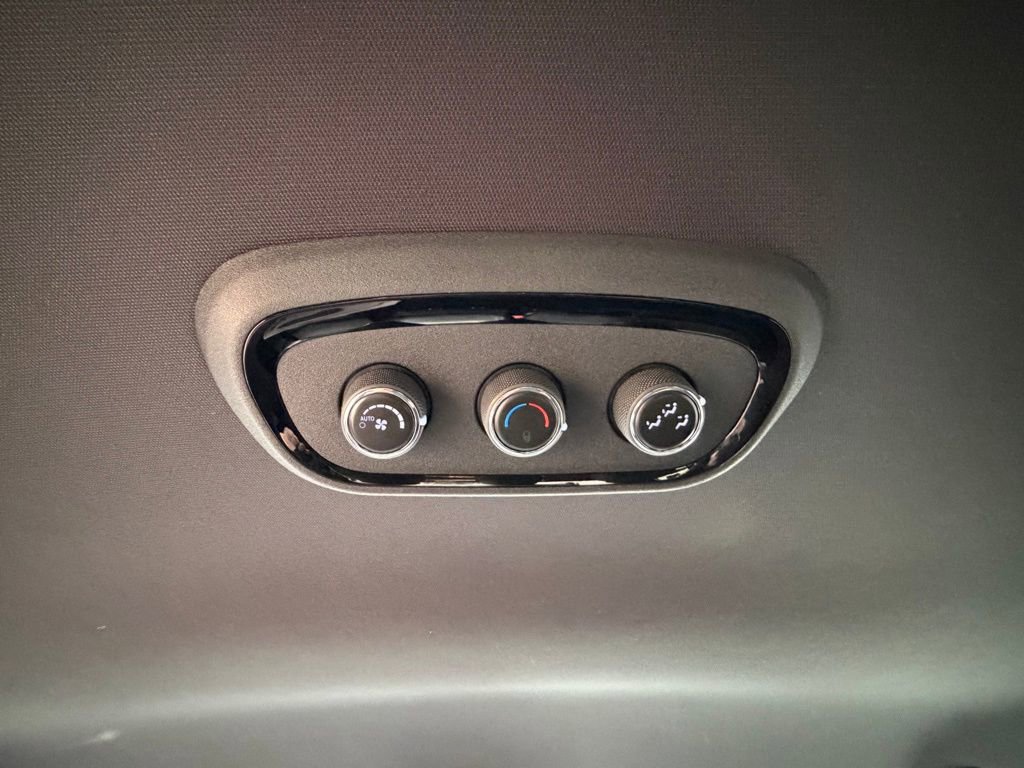 Certified 2025 Dodge Durango GT image 34