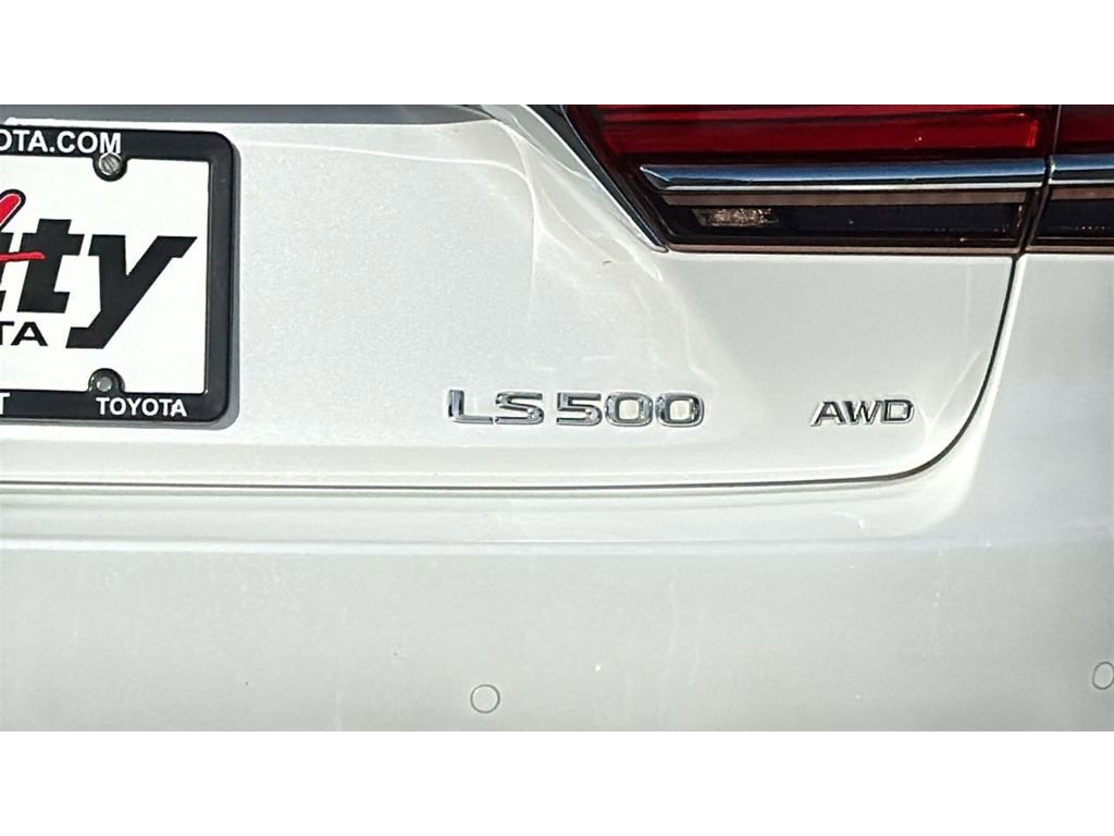 Used 2019 Lexus LS 500 AWD w/ Accessory Package (Z2) image 7