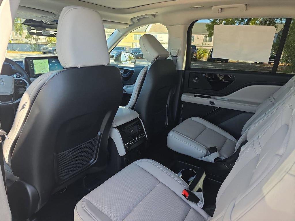New 2026 Lincoln Aviator Reserve w/ Illumination Package AWD/4WD image 13