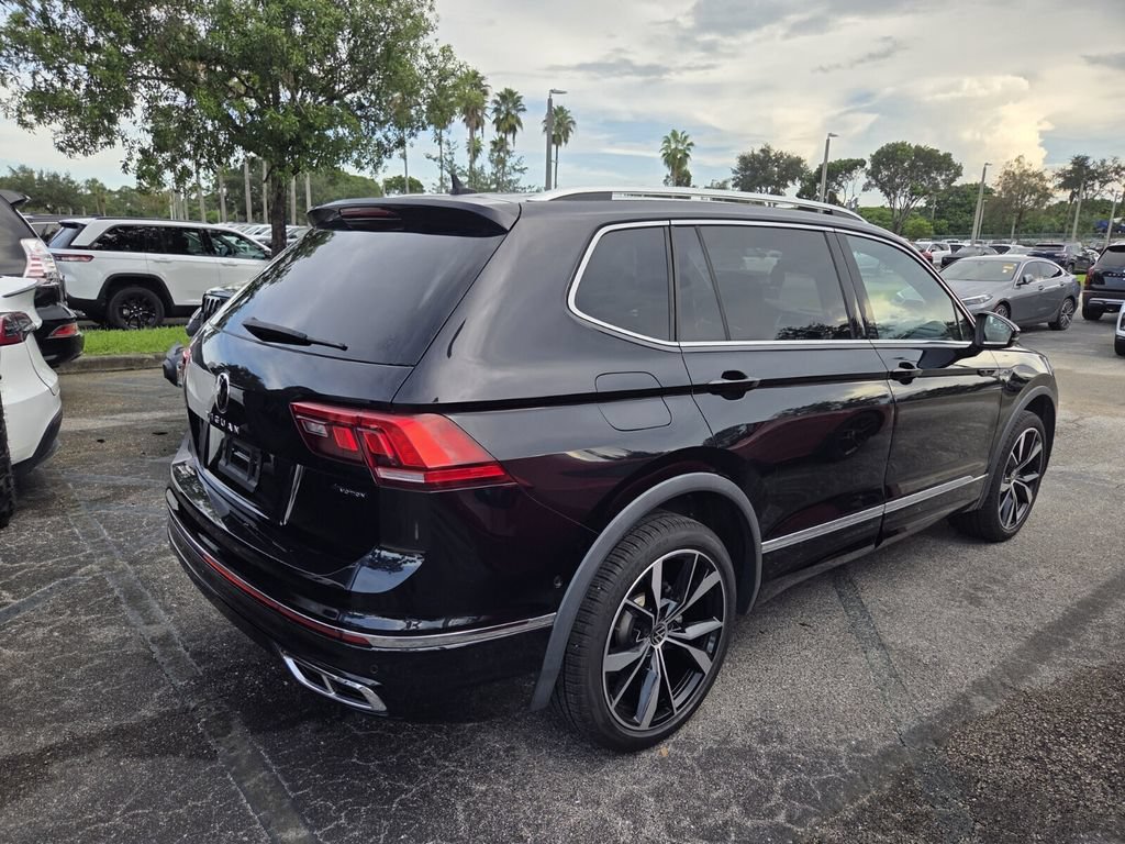 Used 2022 Volkswagen Tiguan SEL R-Line AWD/4WD image 5