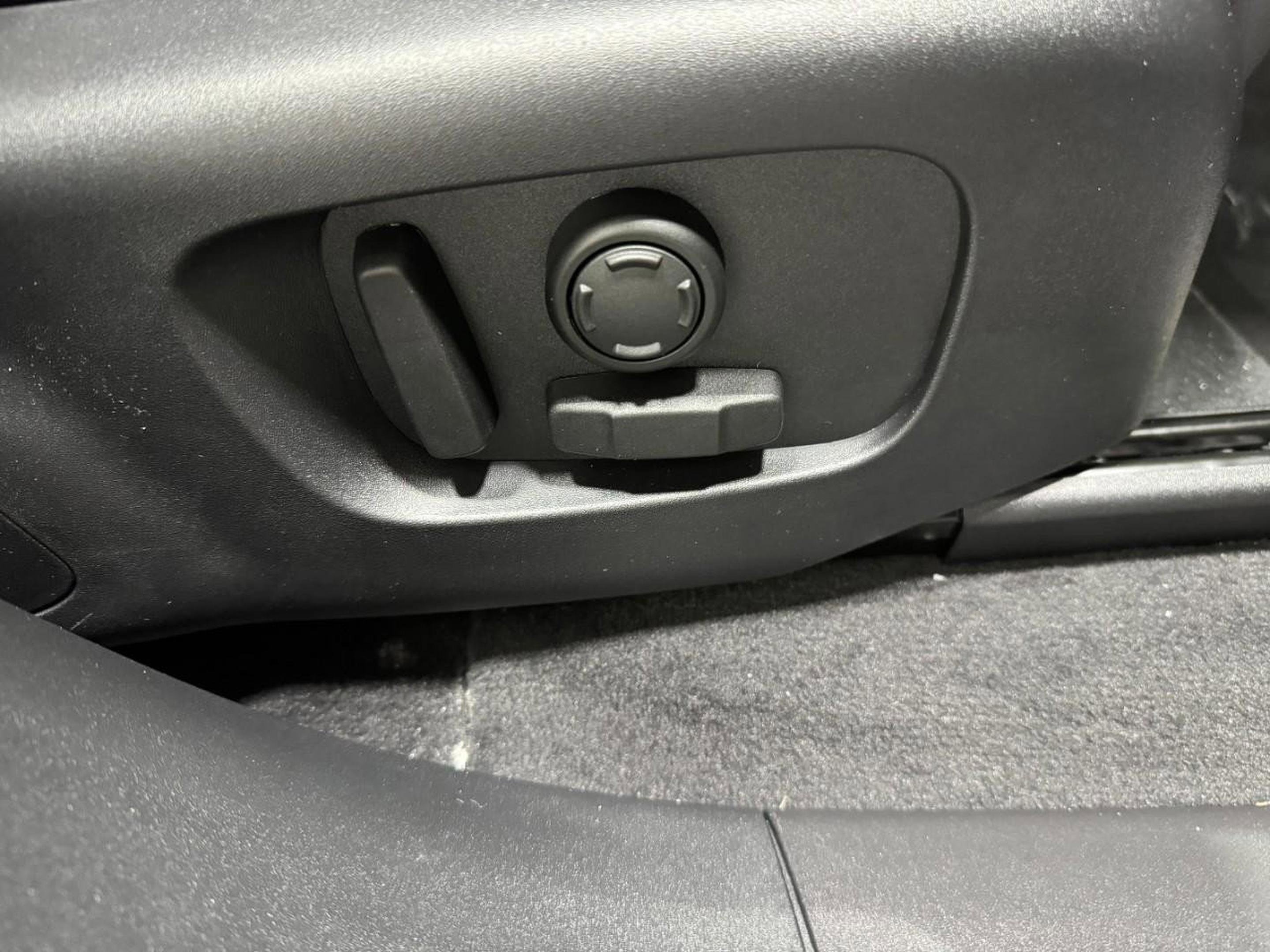 New 2026 Land Rover Range Rover Velar S image 20