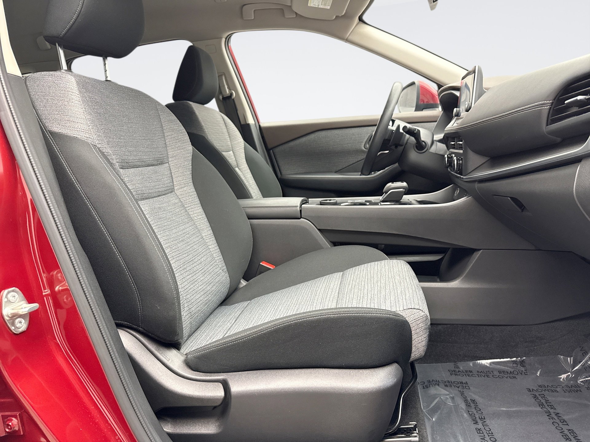 Used 2023 Nissan Rogue SV image 16