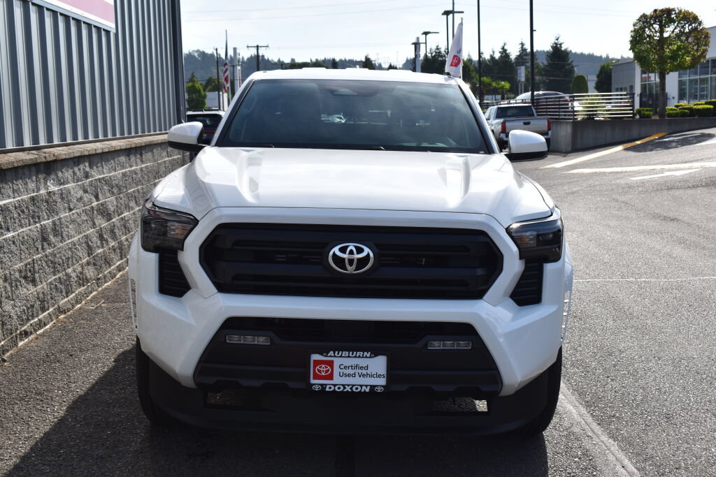 Certified 2025 Toyota Tacoma SR5 AWD/4WD image 2