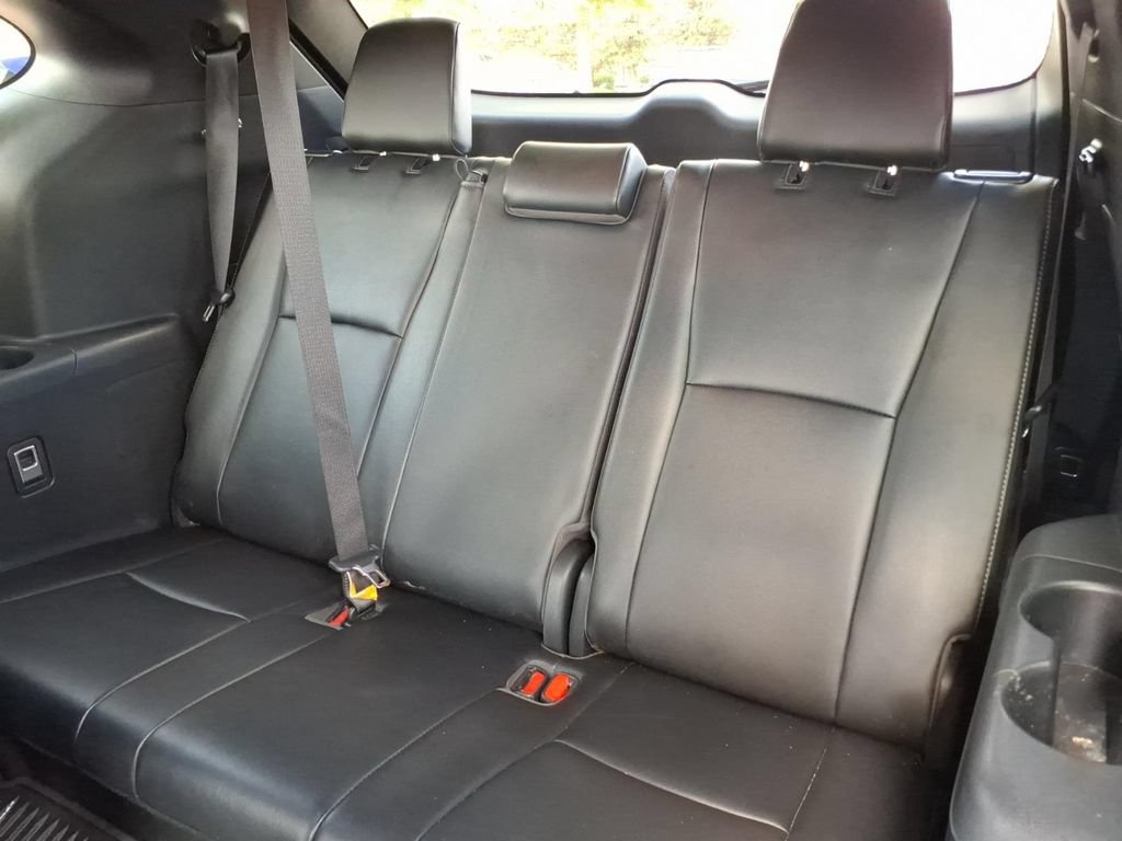 Used 2023 Toyota Highlander XSE FWD image 13