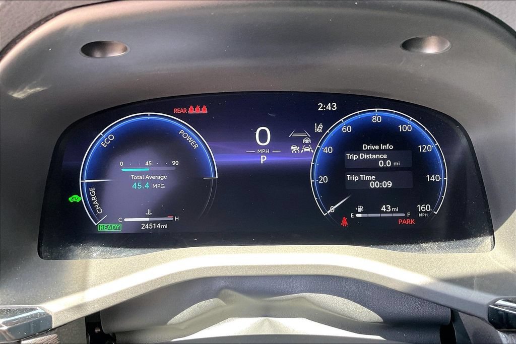 Used 2025 Toyota Camry XLE FWD image 13