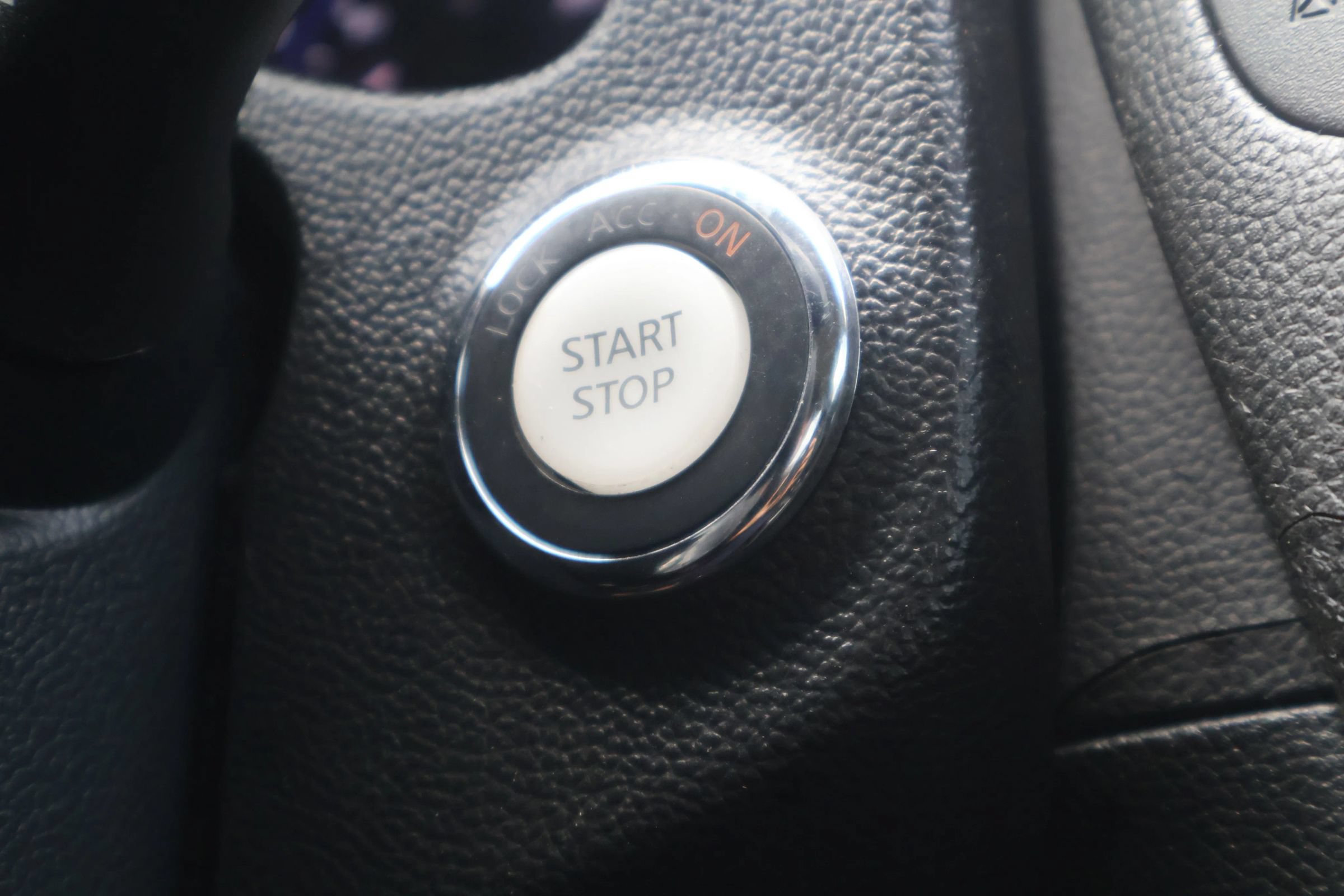 Used 2010 INFINITI G37 Sport w/ Navigation Pkg RWD image 25