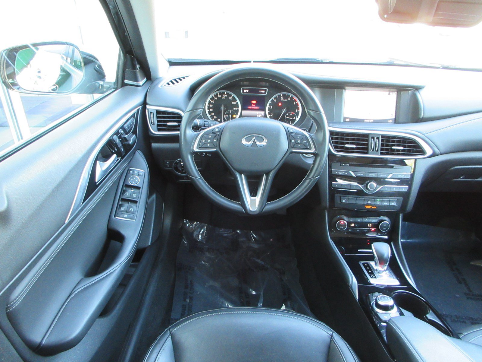 Used 2018 INFINITI QX30 AWD w/ Pro Assist Package image 32