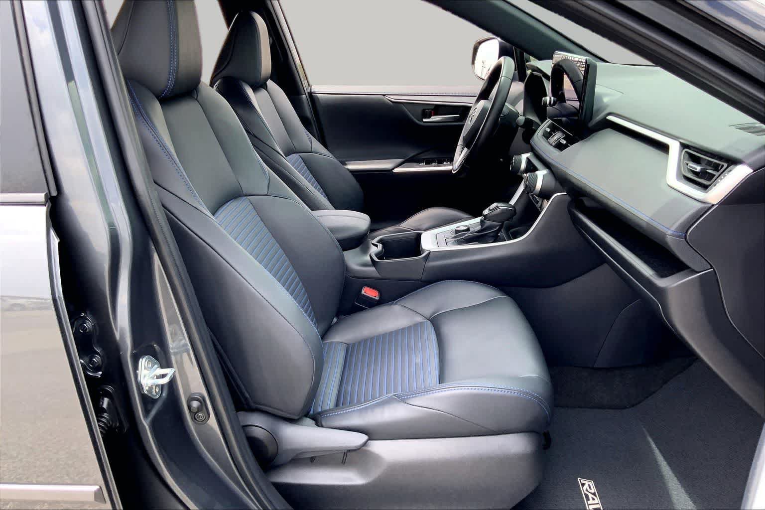 Used 2024 Toyota RAV4 XSE AWD/4WD image 9