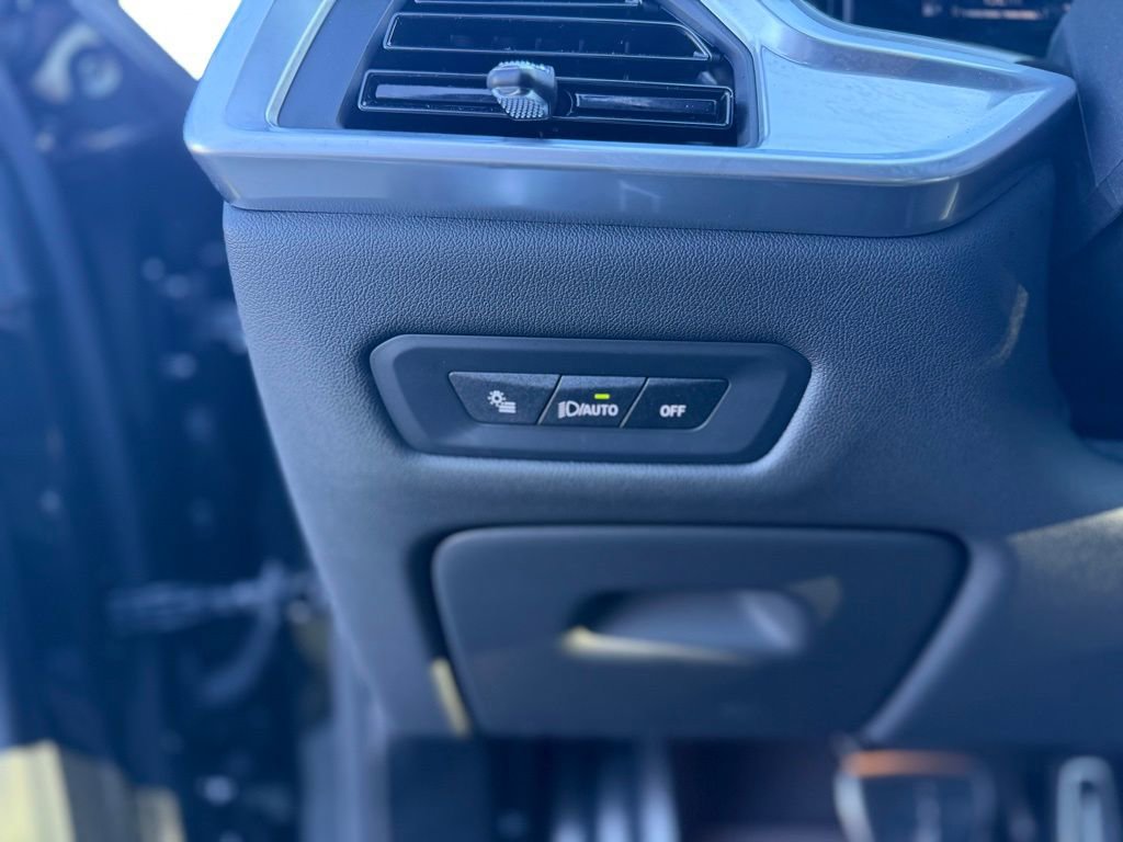 Used 2024 BMW X6 xDrive40i w/ Executive Package image 14